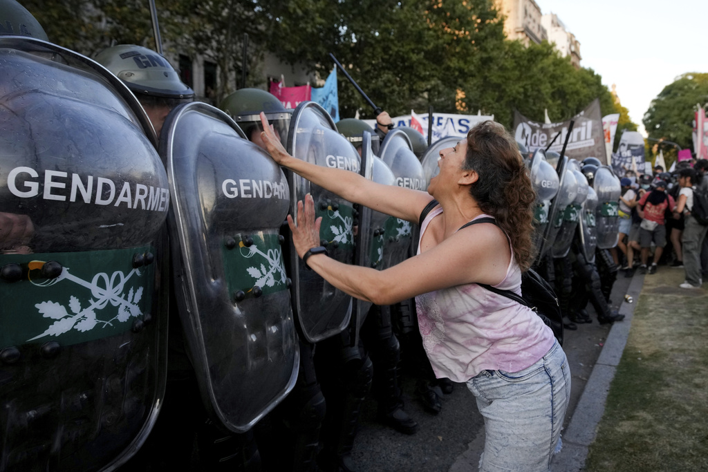 Violent protests erupt in Buenos Aires in response to Milei's bold reforms