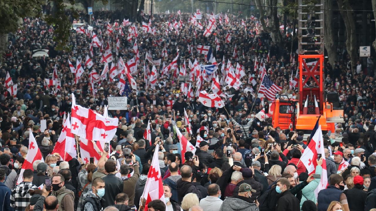 Georgian parliament re-adopts foreign influence law vetoed by president