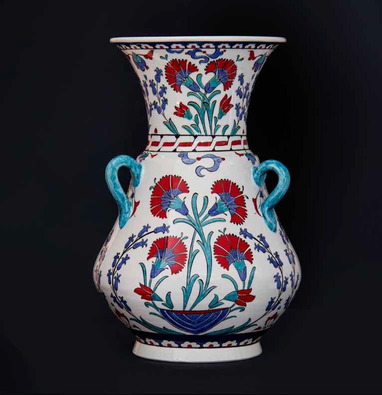 Istanbul exhibition recreates lost Iznik tiles